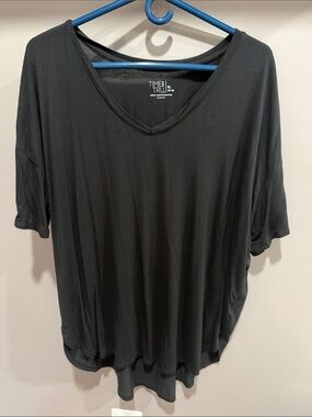 Time and Tru Black V-Neck Short Sleeve Tee XL 16-18